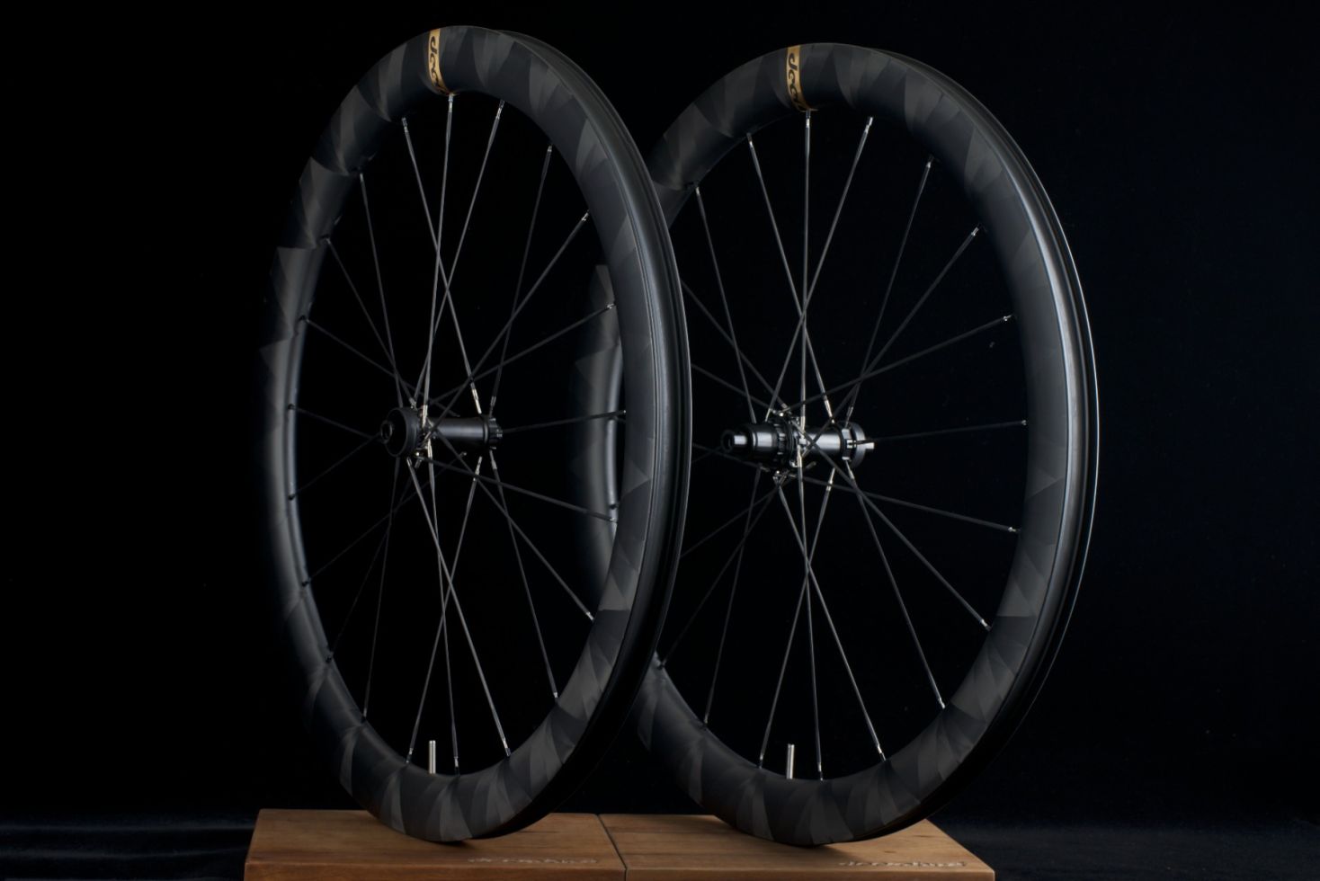Customize 700C Carbon Disc Wheelset 31mm Wide All Road Gravel